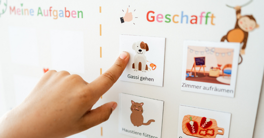 Haushaltsplan Kinder zeigt verschiedene Haushaltstätigkeiten